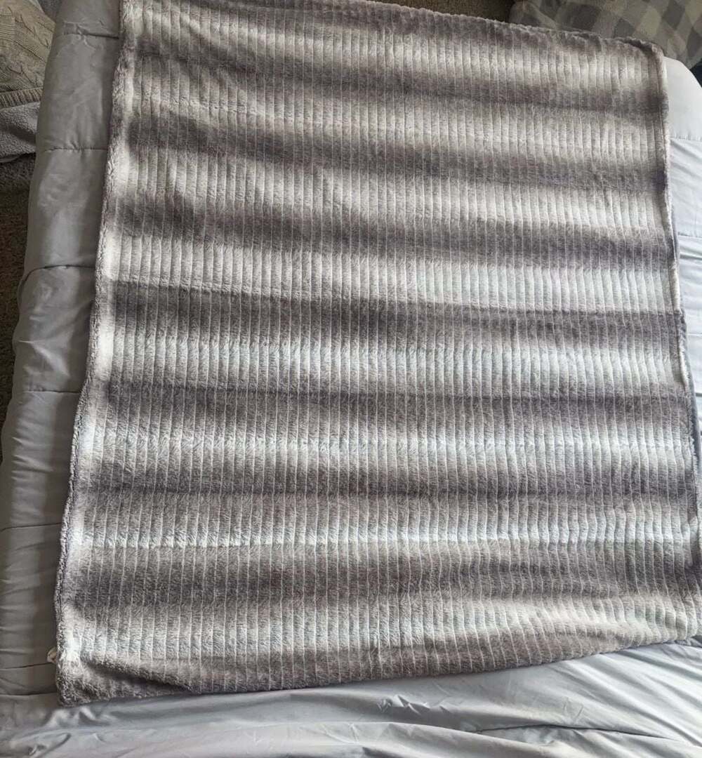 Home Collection by Silver Buffalo Faux Fur Throw Blanket Gray approx. twin size